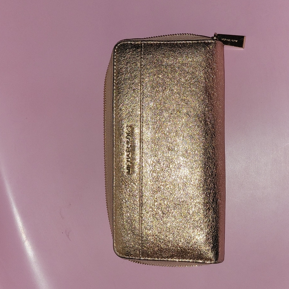 Michael Kors zip wallet